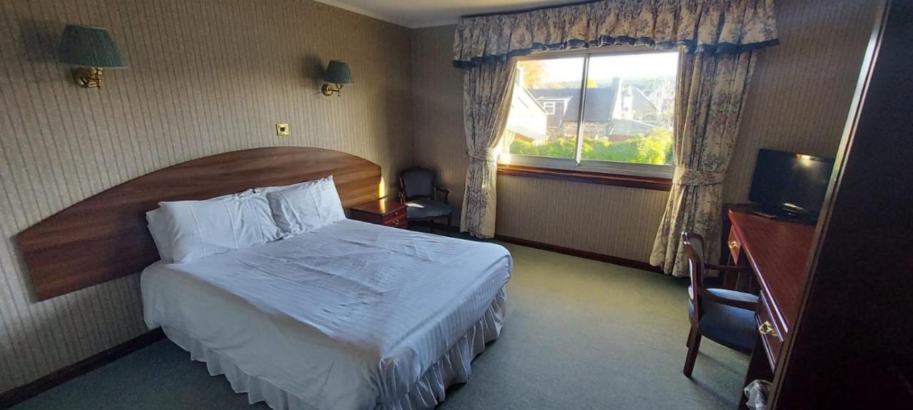 Gordon Arms Hotel Fochabers Exterior foto